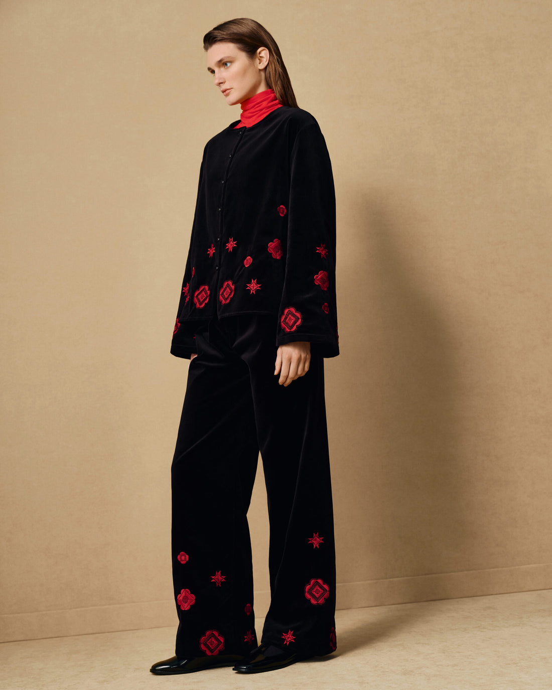 Kostým "Vatra", černá, (Gaptuvalnya) GPTV_AA_44126