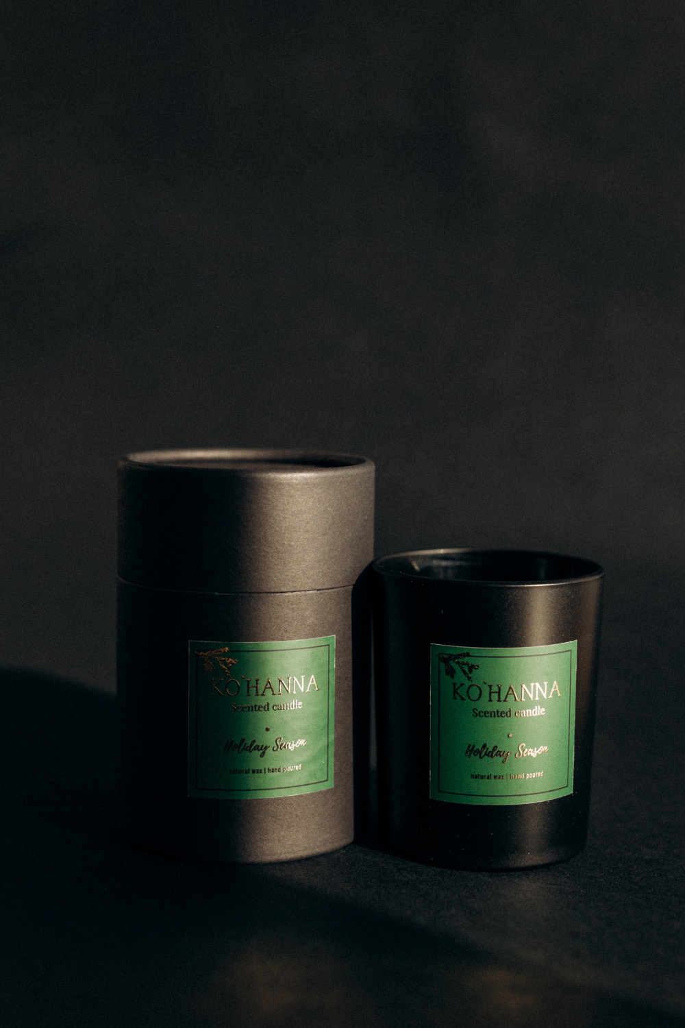 Handmade scented candle, black frosted glass, Holiday Season 250 ml (KO&