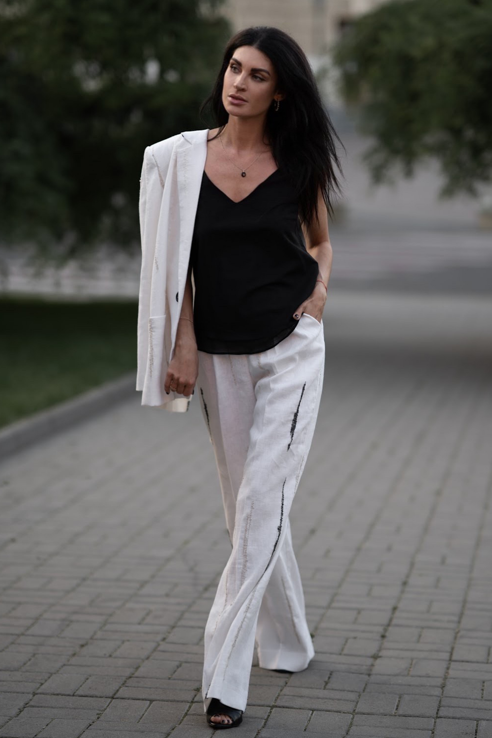 Kalhoty bílý len s černým buklé, (Strelnikova), F183-797