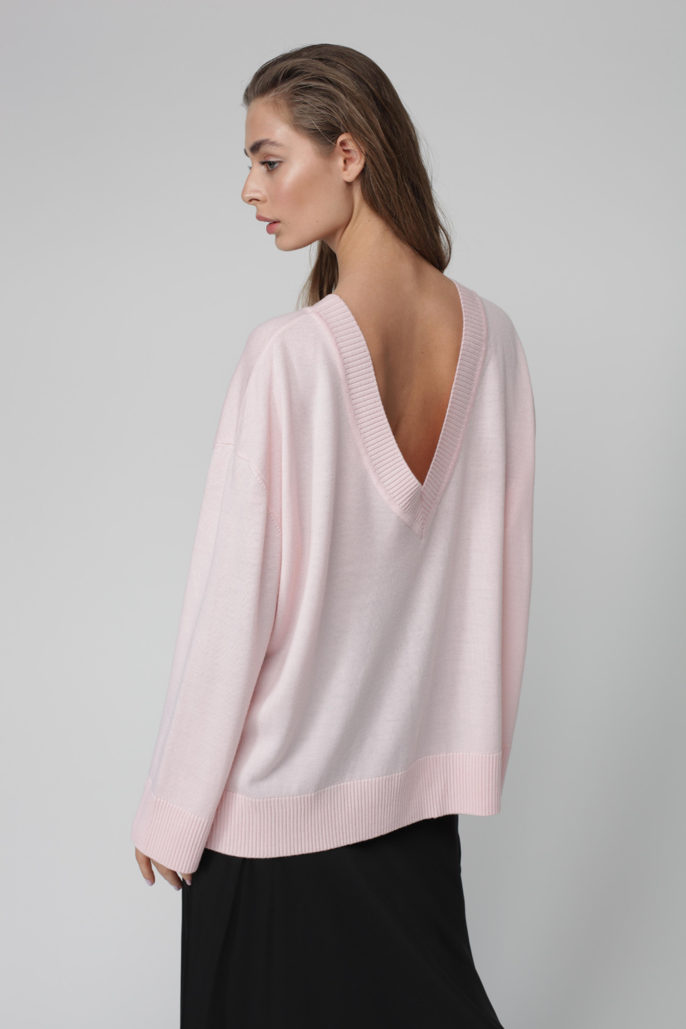 Volumetric sweater with V-neck (Miss Secret) PU-021-pink