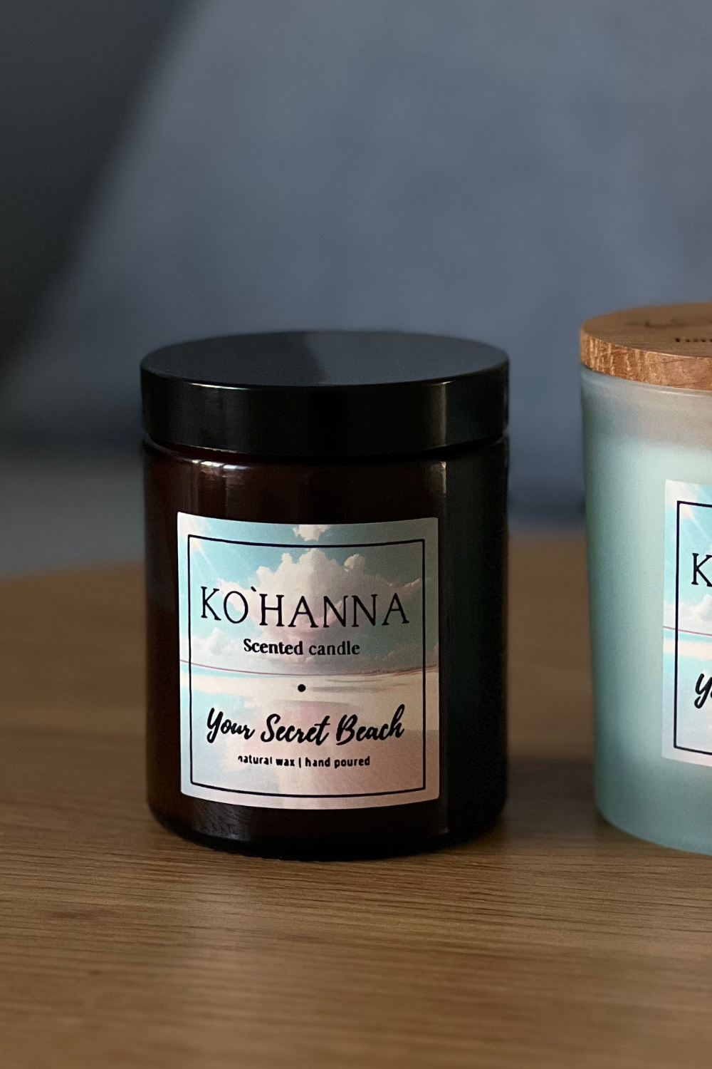 Hnědé sklo, ručně vyráběná vonná svíčka, Your Secret Beach, 180 ml. (KO&