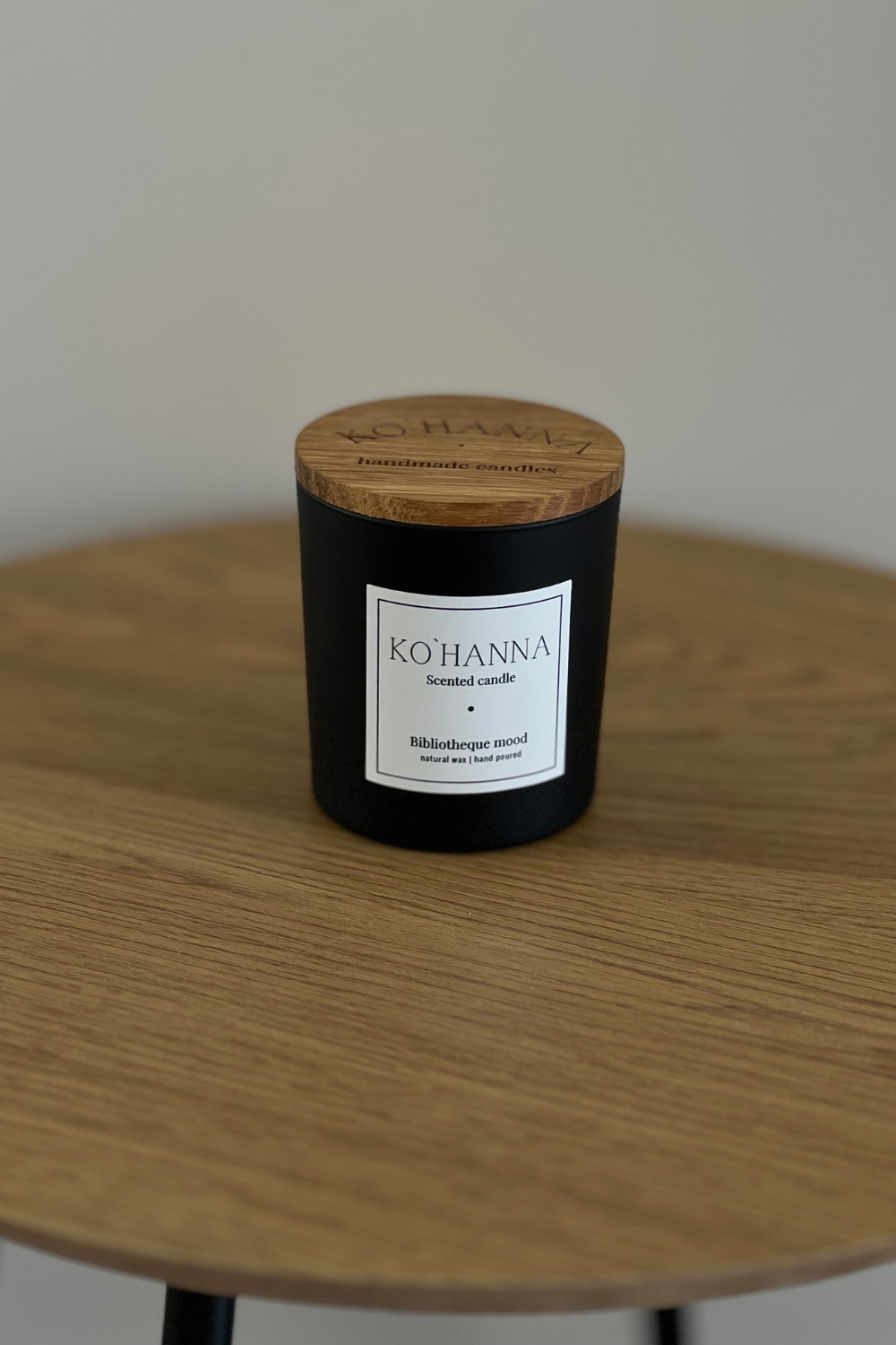 Handmade scented candle, black matte glass, Library Mood (Bibliotheque) 250 ml (KO&