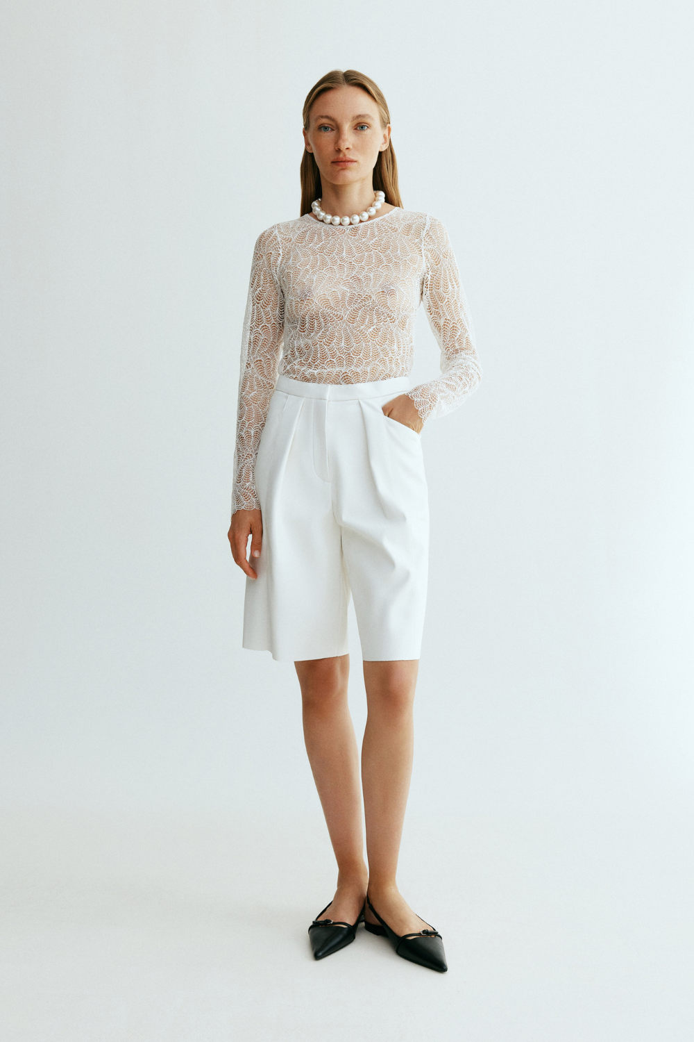 Bermudy z ekokůže (Total White) FW2402