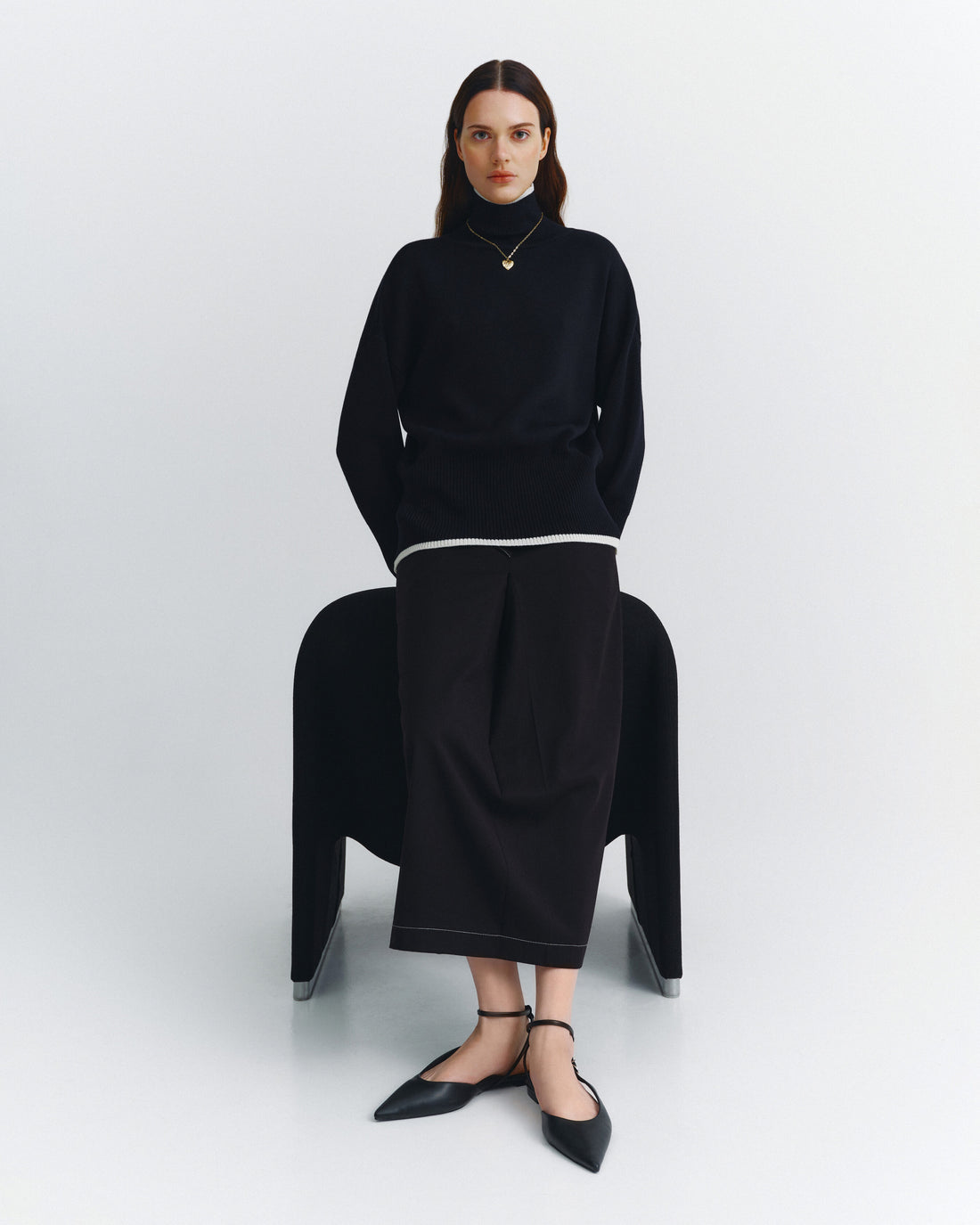 Svetr bezešvý černý golfový (0202) knit_111