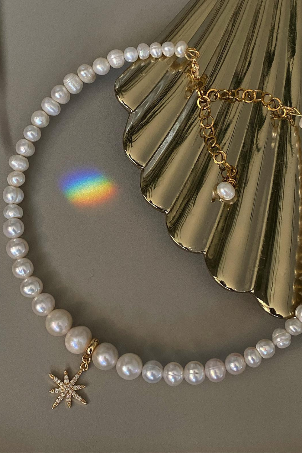 "Morning star" pearl choker, white/gold, (GrainsDeVerre), CHPS2