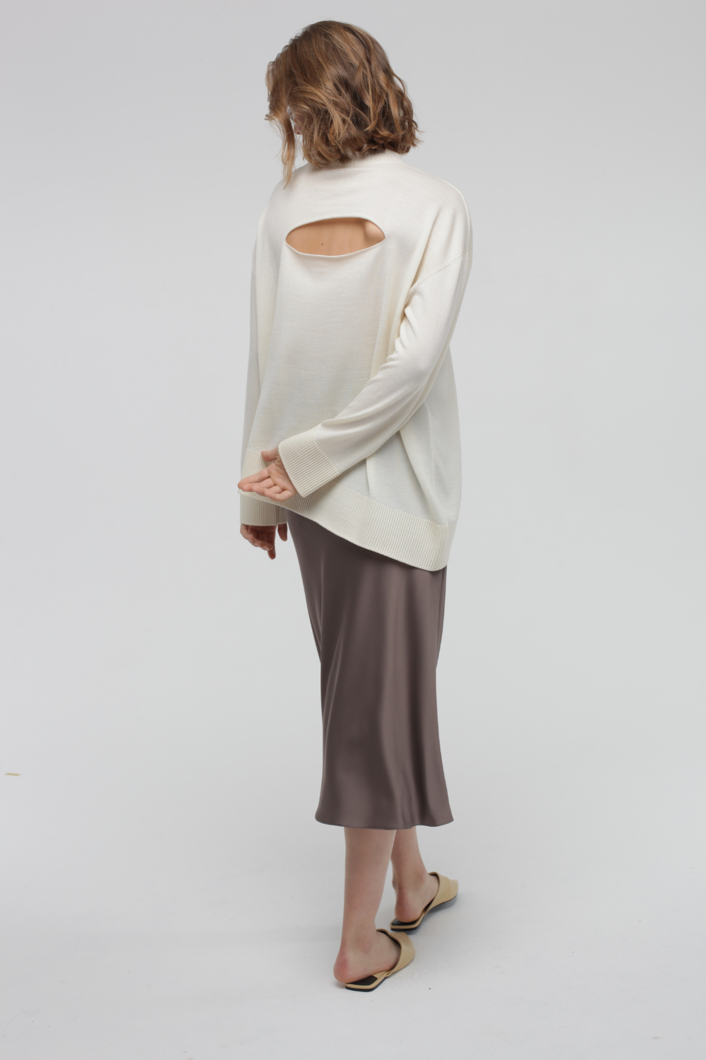Asymmetrical sweater with cutout on the back (Miss Secret) PU-017-white