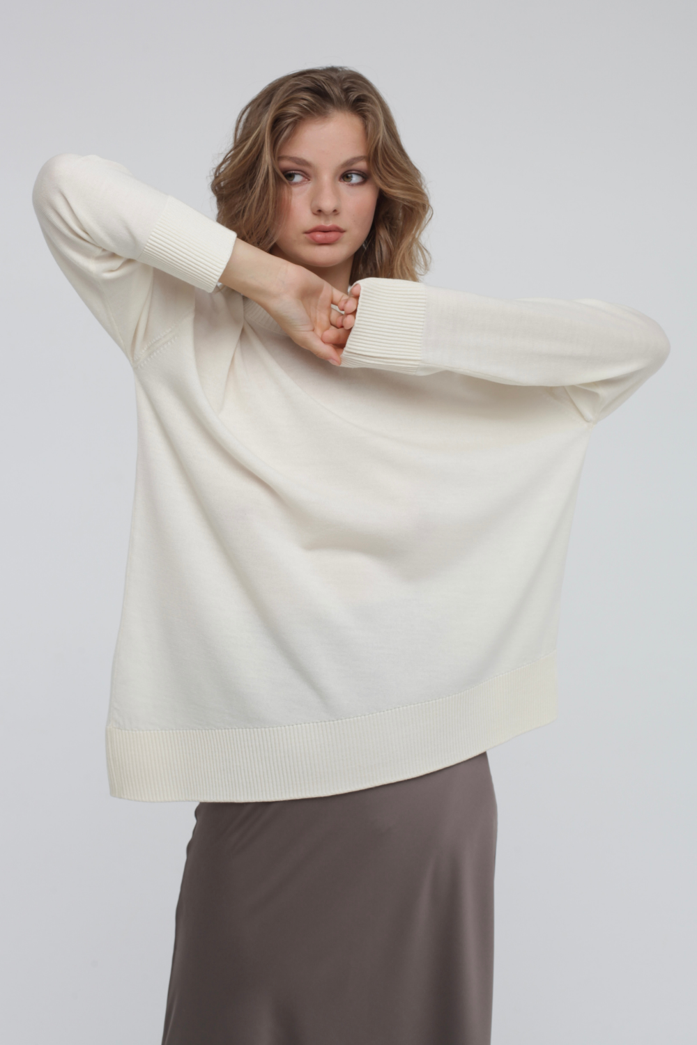 Asymetrický svetr s výřezem na zádech (Miss Secret) PU-017