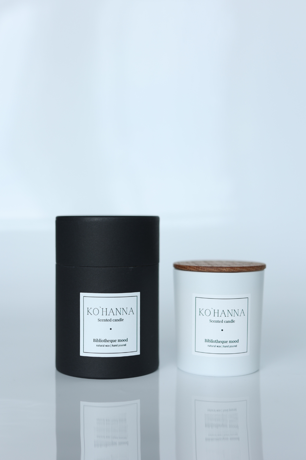 Svíčka vonná ručně vyráběná bílé matné sklo, "Bibliotheque mood" 250 ml (KO&