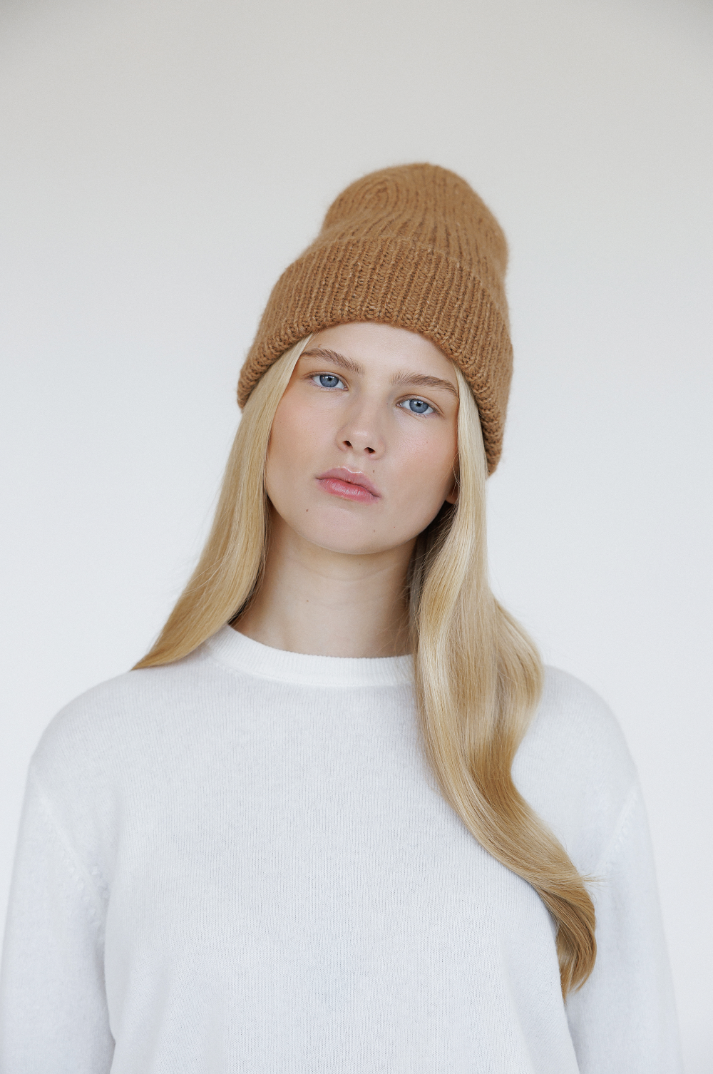 Hat, camel, knitted, (Lady Di)