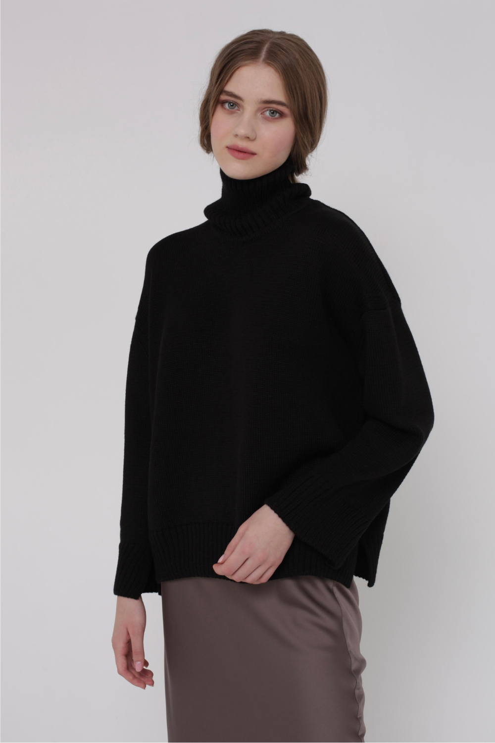 Wool sweater with neckline (Miss Secret) PU-015-black