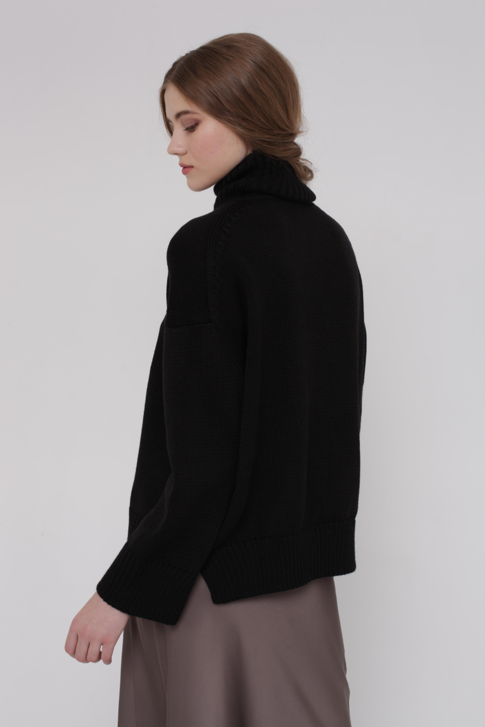 Wool sweater with neckline (Miss Secret) PU-015-black