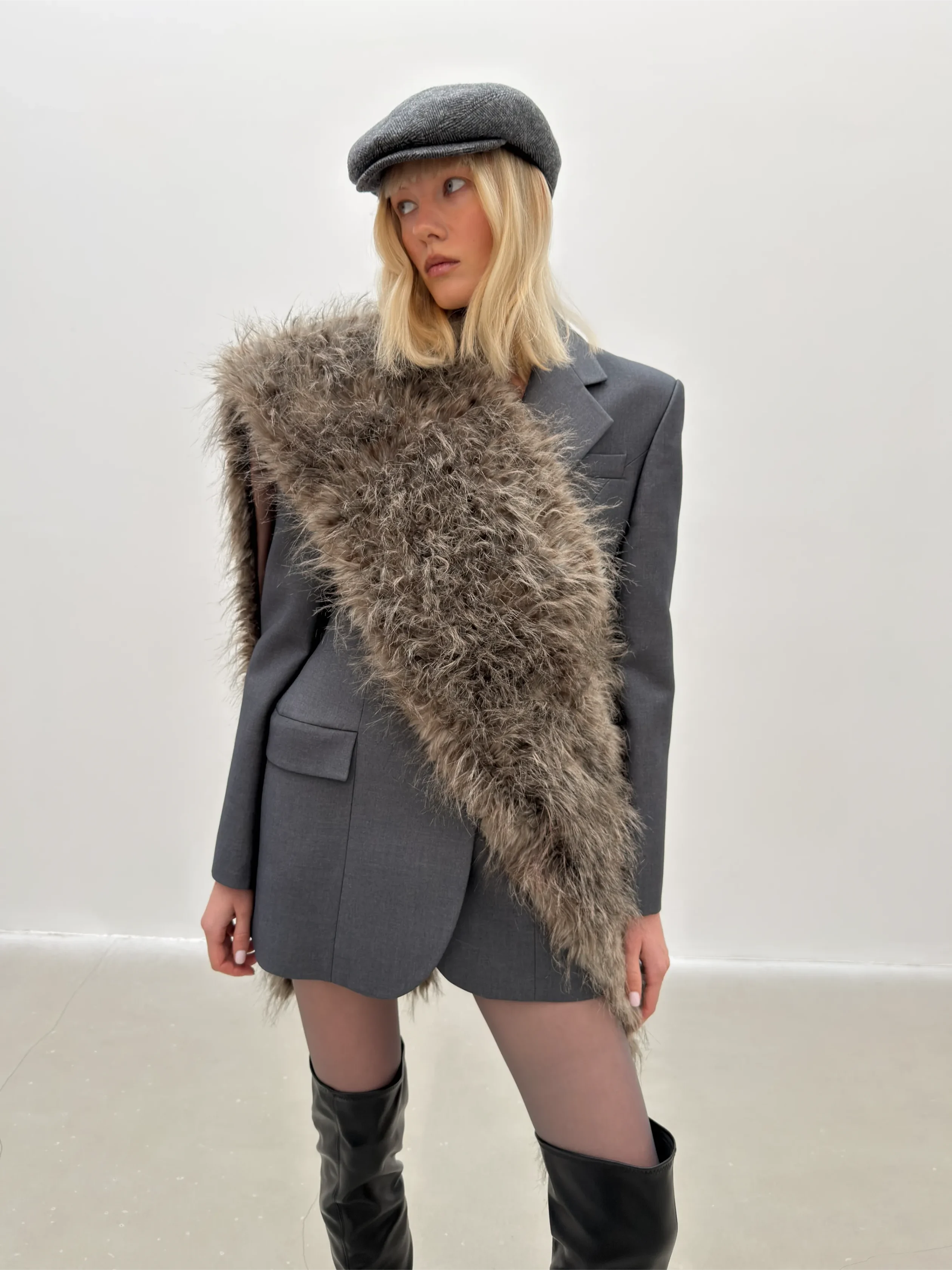 Šedá kepka se vzorem jehličí (Hoops)