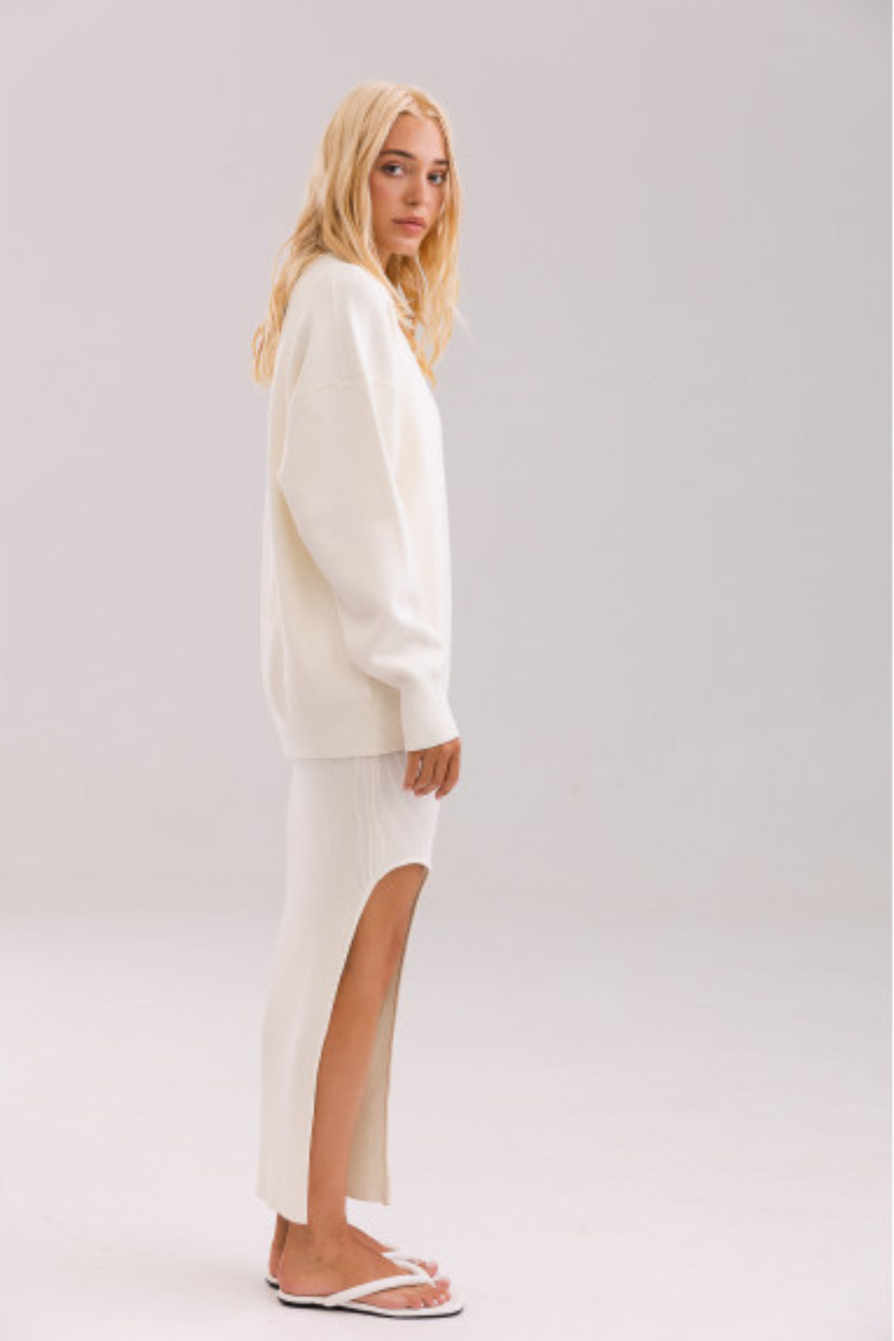 Sweater one-color model - Cities (Adamská) 9058.6