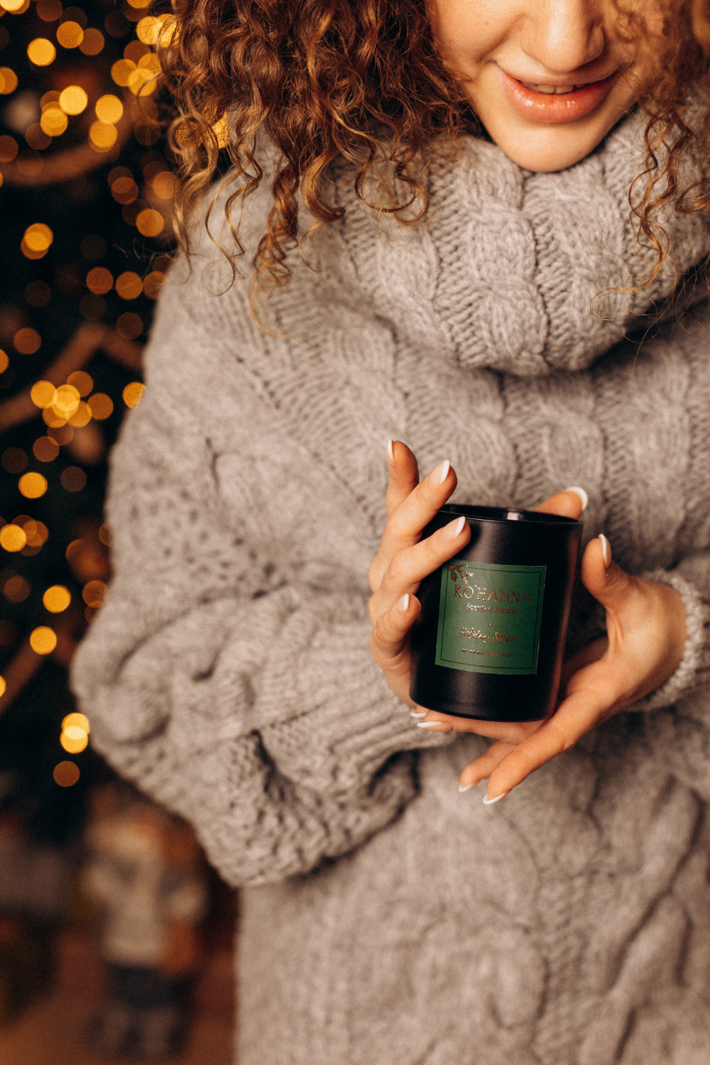 Handmade scented candle, black frosted glass, Holiday Season 250 ml (KO&