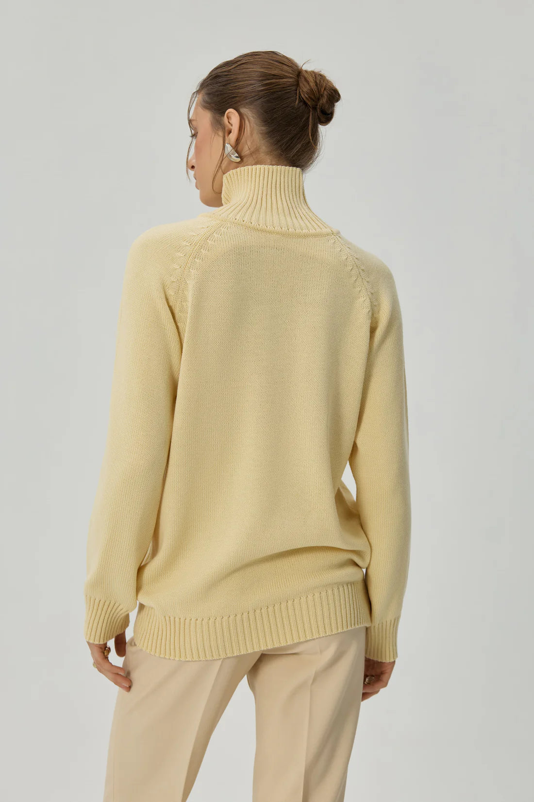 Кремовий светр (Сарна), SA034A