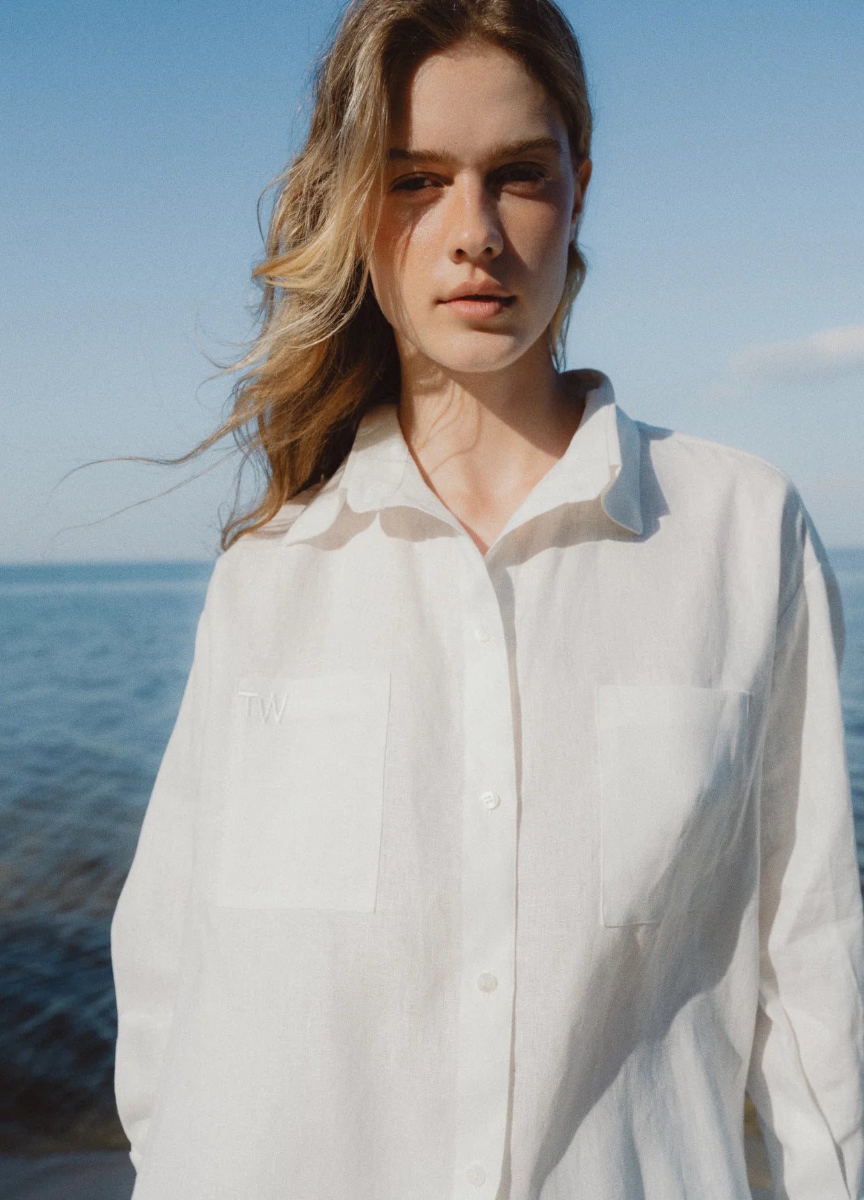 Linen shirt with pockets (Total White) LB2501
