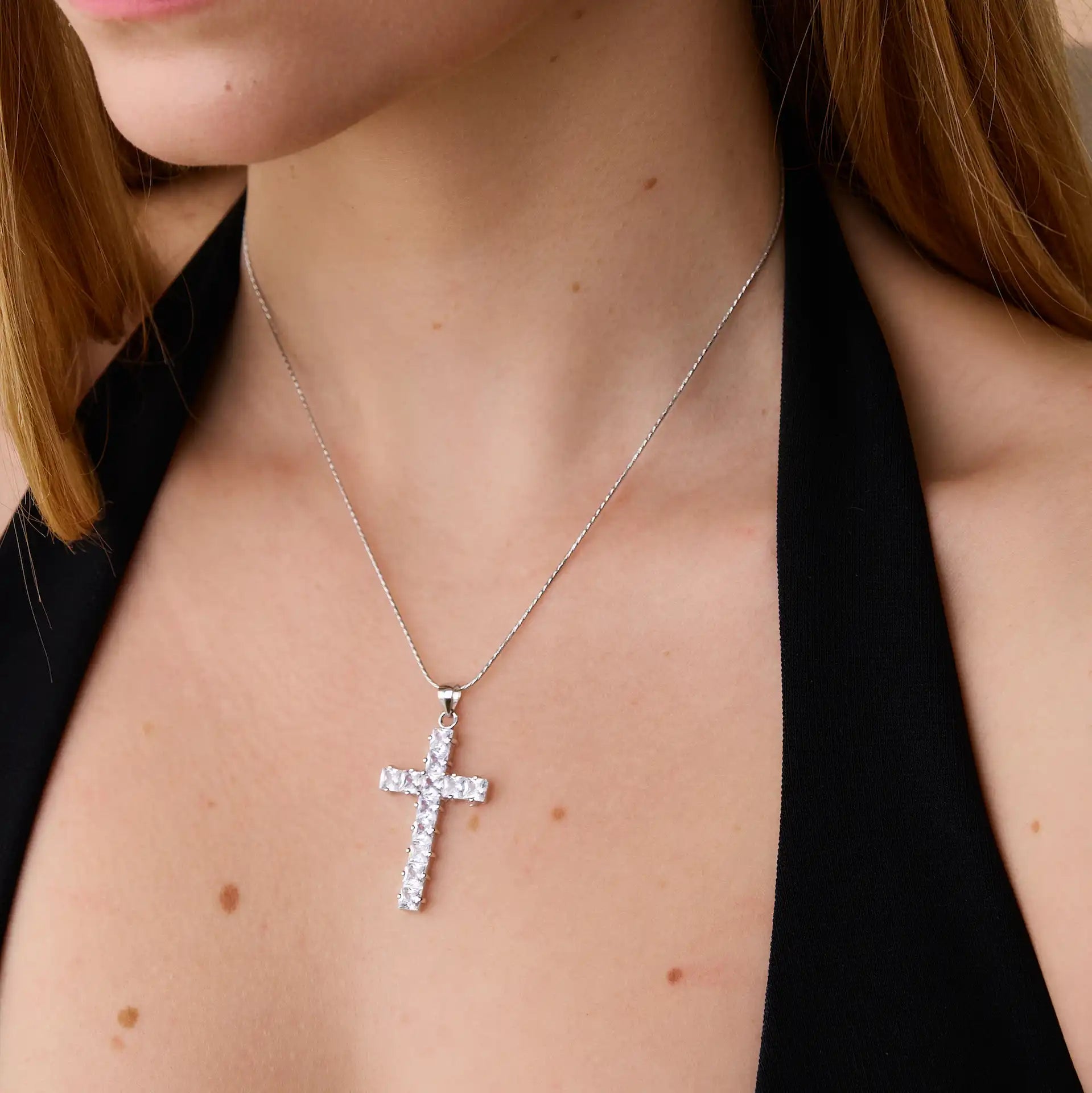 Stříbrný přívěsek křížek se zirkony Crystal Cross (SilveAmo) , P2F.4042