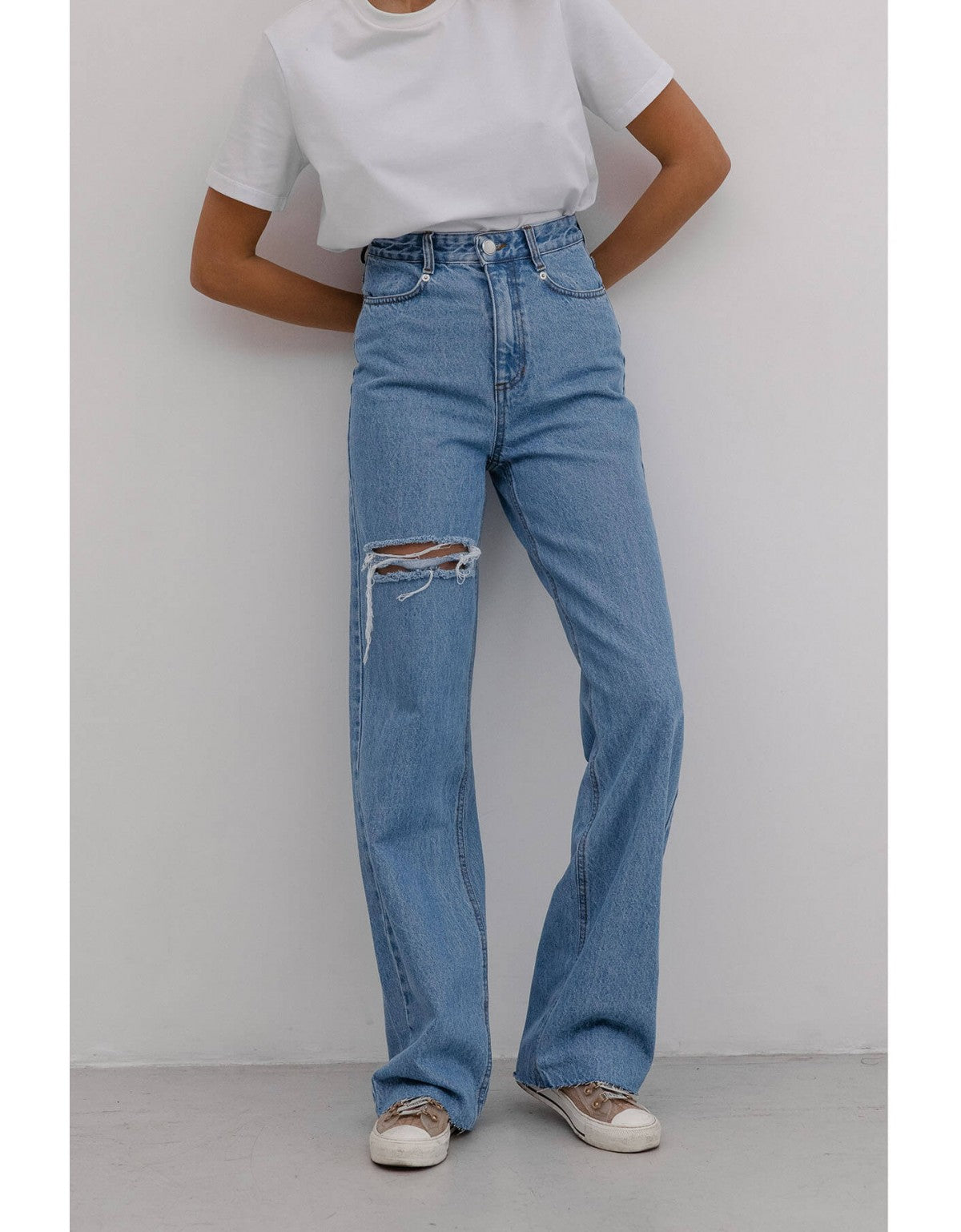 Lola Blue Jeans (One Leg Split) (Aisenberg) D153LoLB