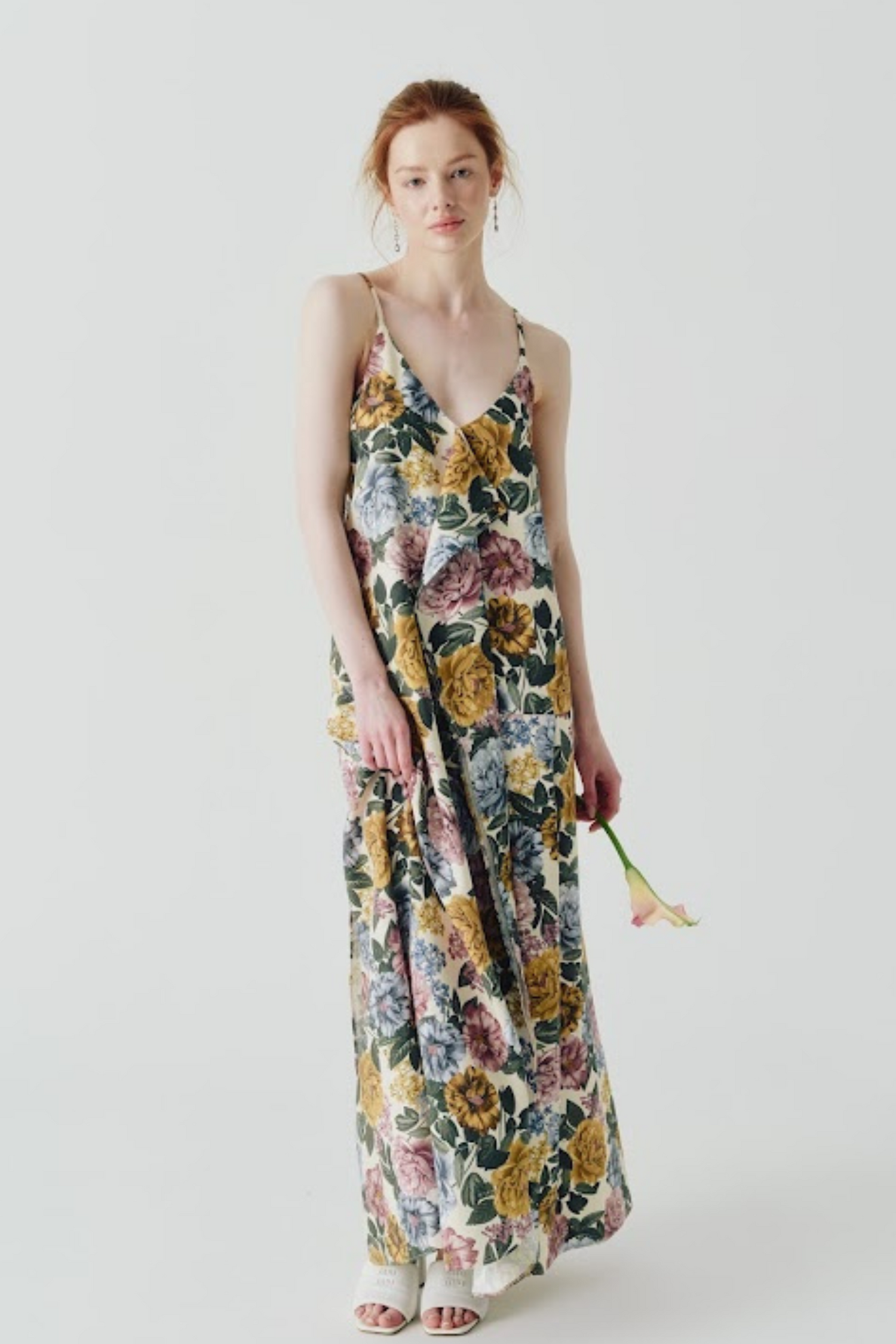 Long dress with floral pattern, (Ambitna)