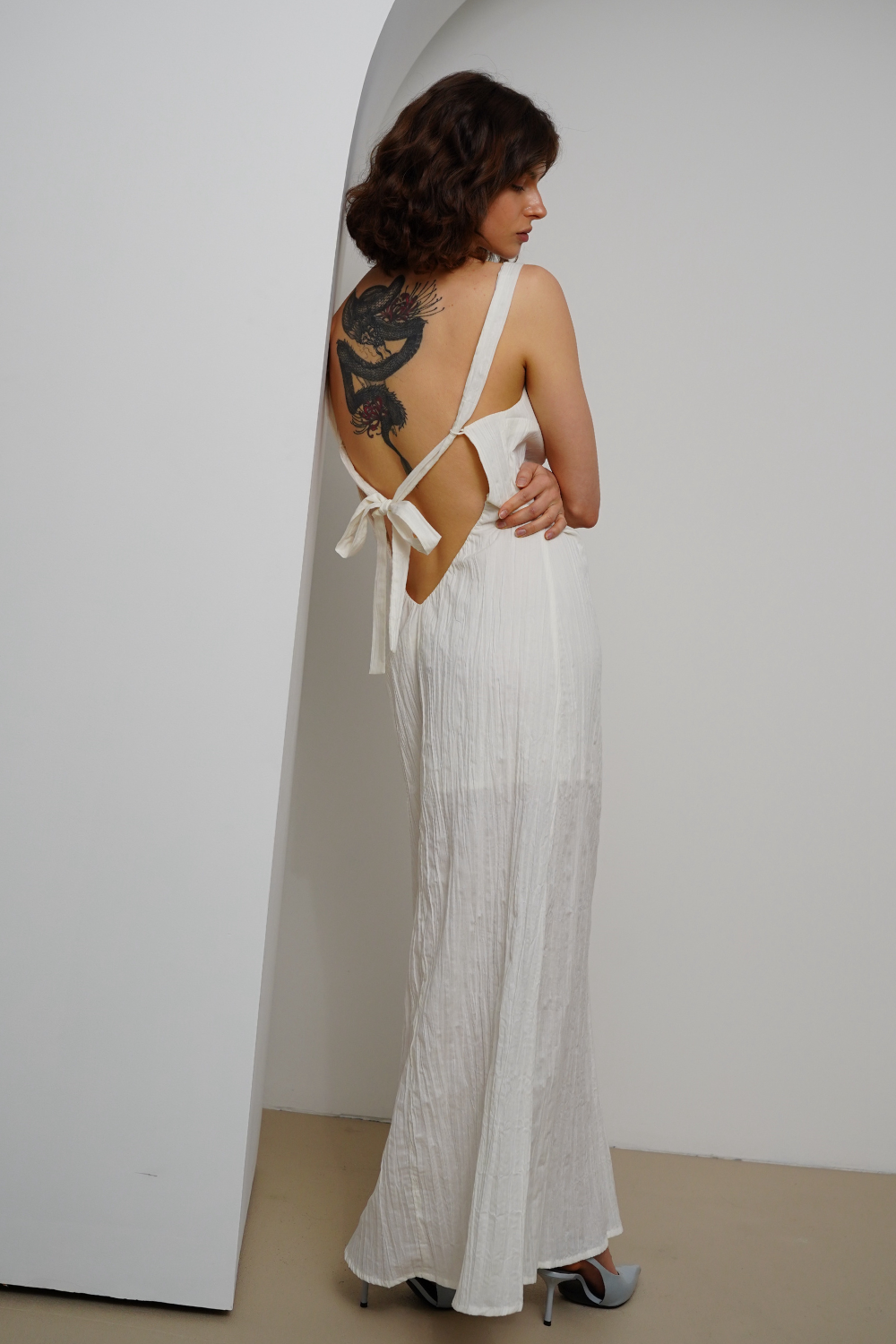 White textured maxi dress with open back (XM by Malinovska) XM_4