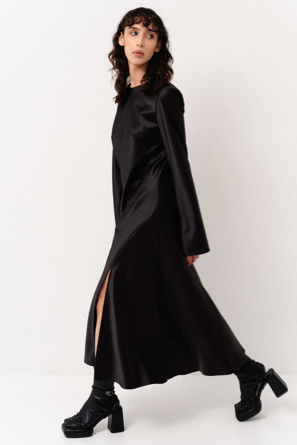 Чорна сукня міді 20-001