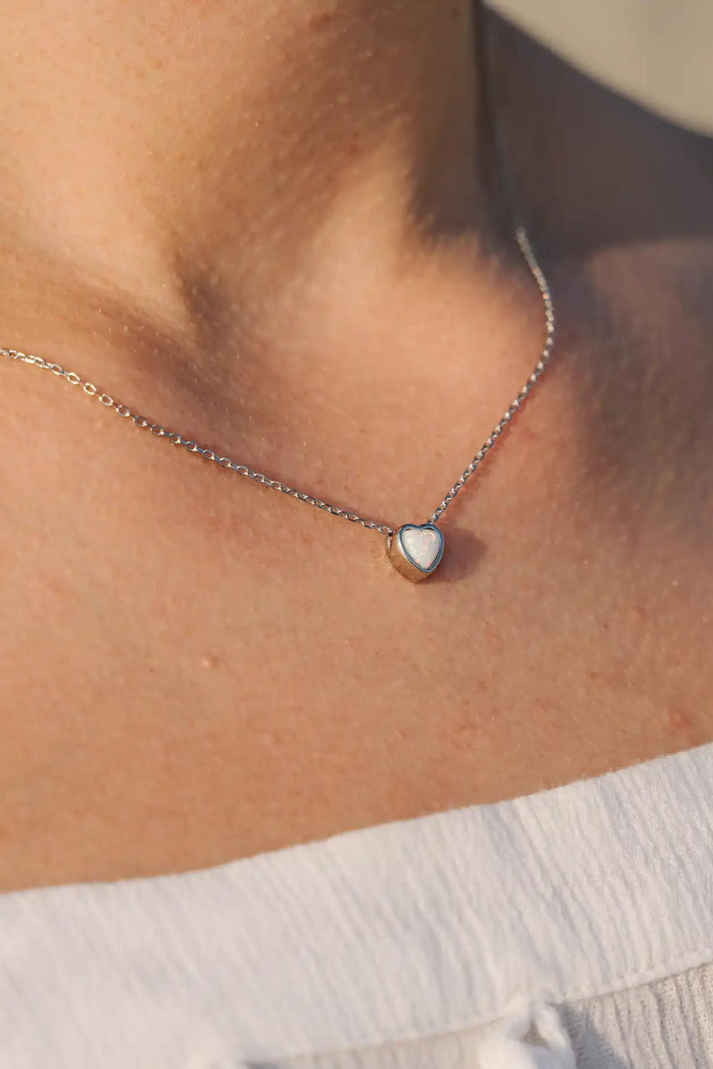Stříbrný náhrdelník Opálové srdce (SILVERAMO), KL2OPB.417S-39