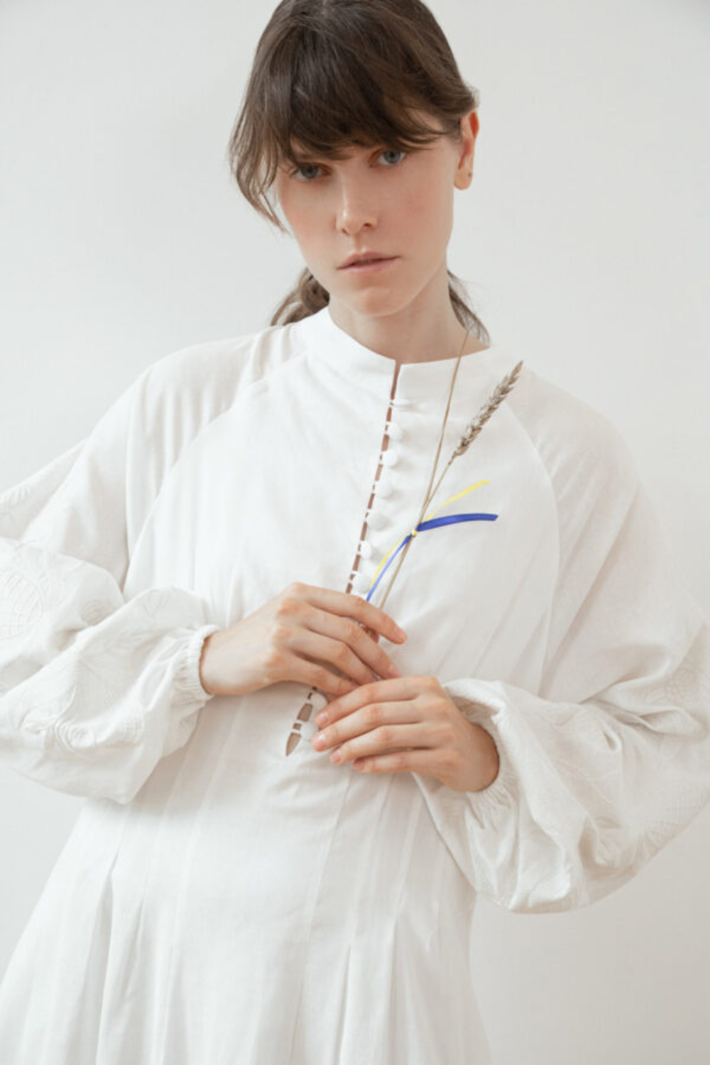 Traditional Shirt Motif Dress With Designer Embroidery (White On White) (Gaptuvalnya) G_0018