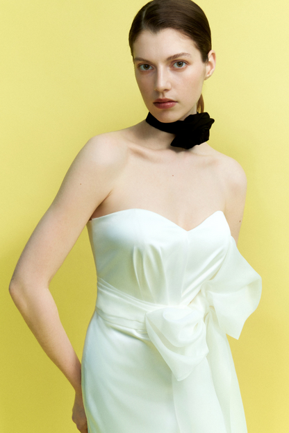Korsážové šaty s mašlí (Total White) SO01