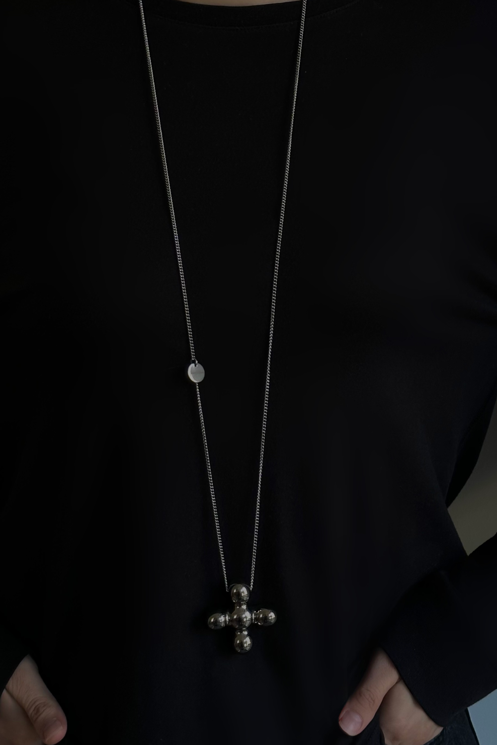 BLOOM keramický náhrdelník, stříbrný, (GrainsDeVerre), Cross1.1