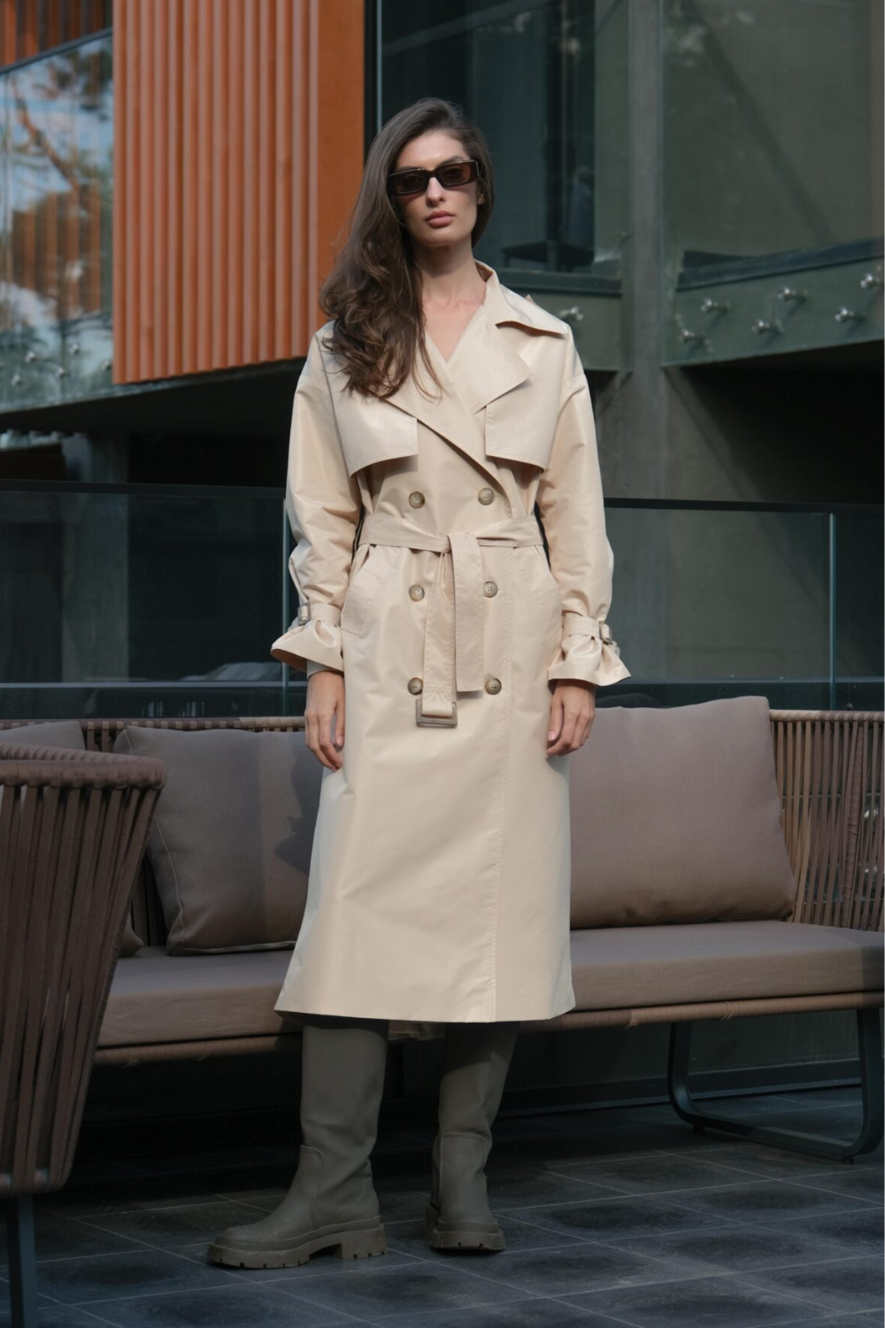 Trenchcoat with pleated back beige (Mon Cheri)