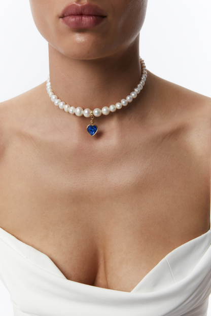 PEARLS CHOKER WITH DARK BLUE HEART (Grains de Verre) CHH6