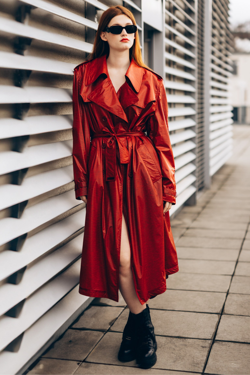 Пальто жіноче, червоного кольору, класичний крій, довгий рукав з манжетами (BAKAEVA) В-25