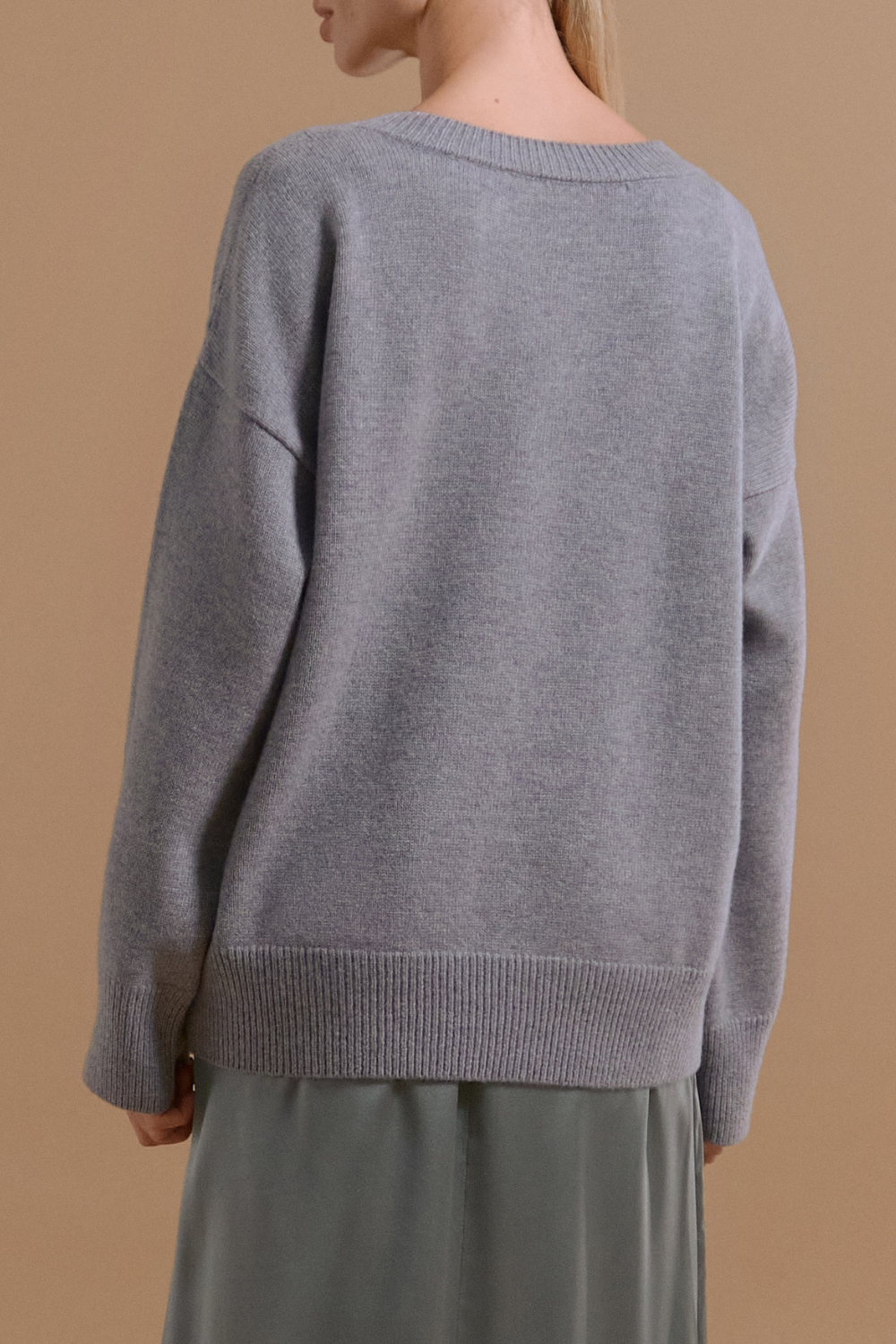 Cashmere sweater, gray color (THE LAW OF LOVE) K-009