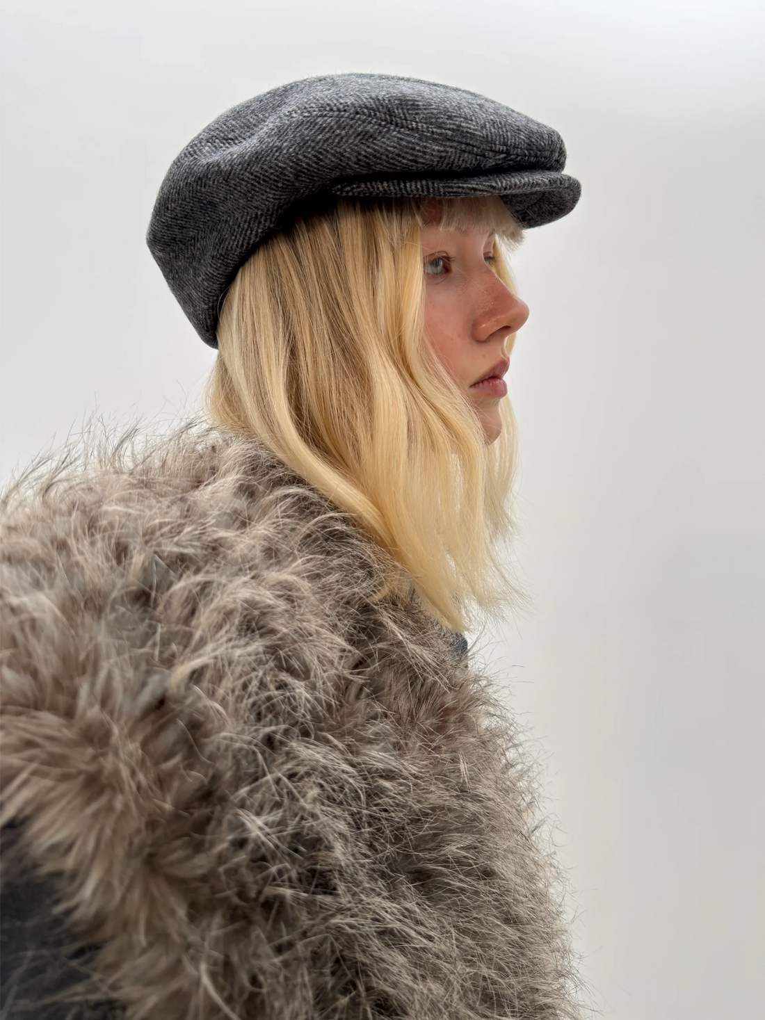 Šedá kepka se vzorem jehličí (Hoops)