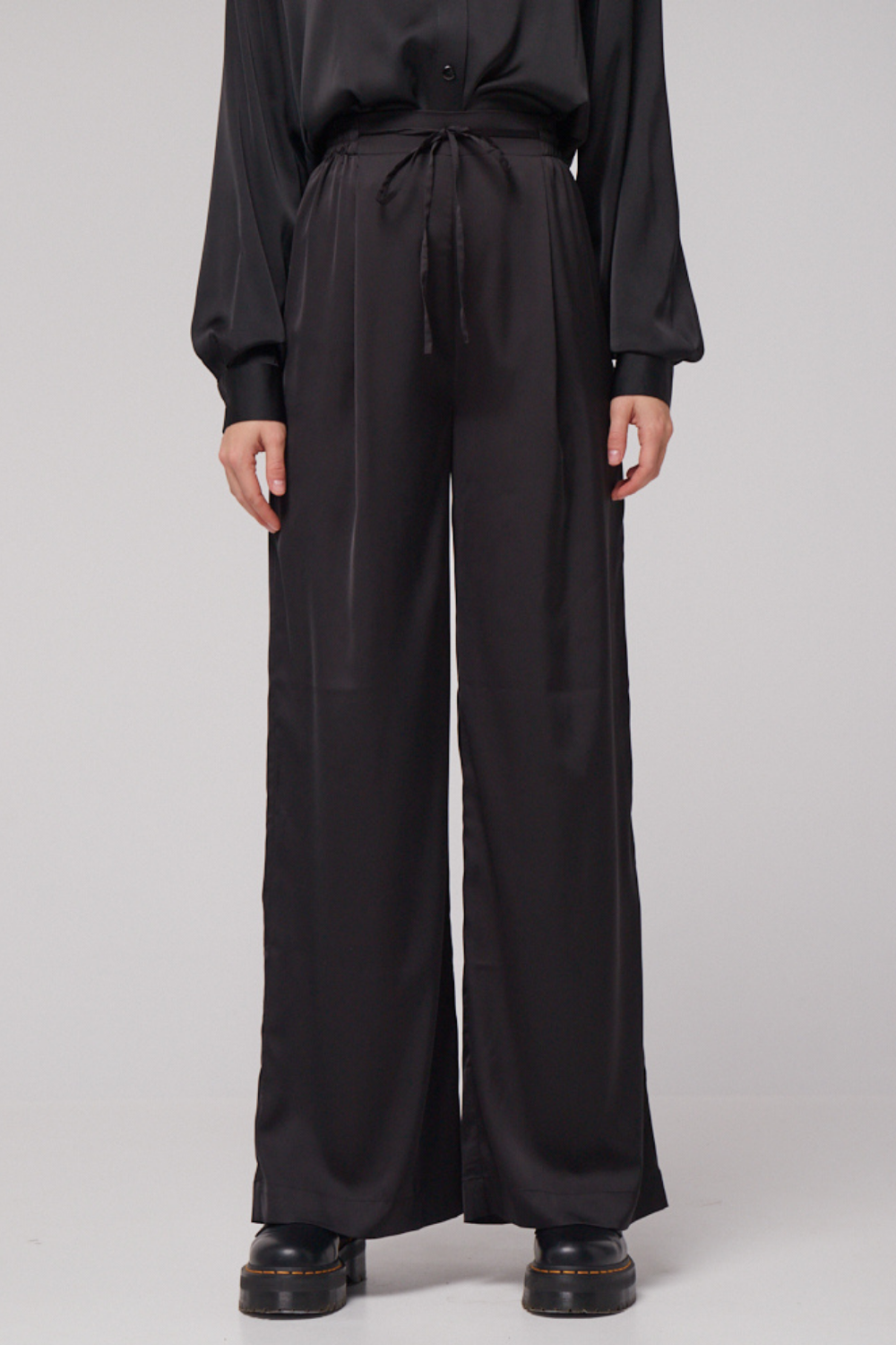 Černé hedvábné kalhoty BASIC (Mint) 00749