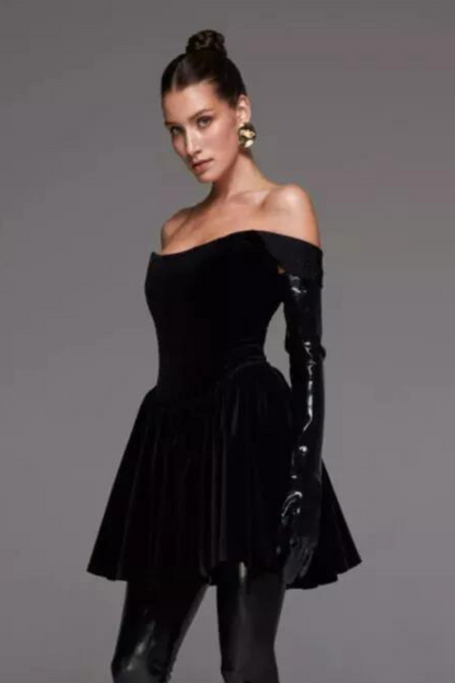 Černé sametové korzetové šaty (Vivons)