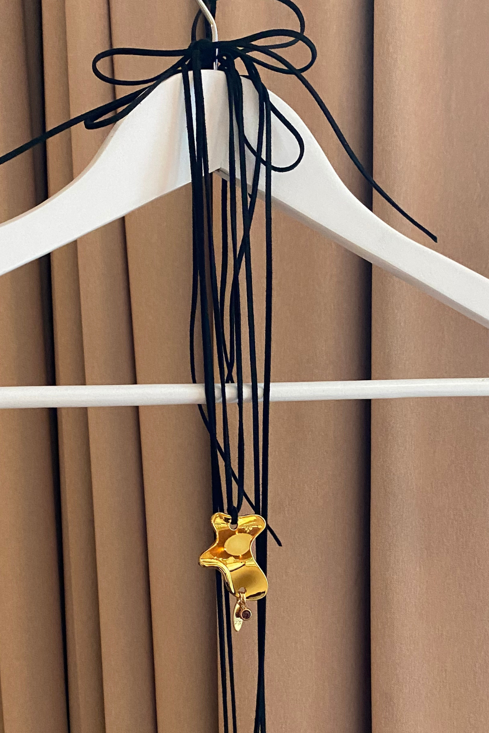 Lyapka na šňůrce zlatá (Purpur Queen) PPQ9