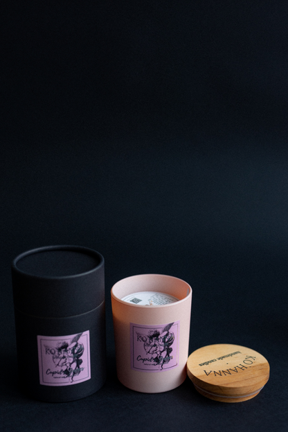 Рожеве матове скло, Ароматична свічка ручної роботи, Ігри Купідона, 250 мл. (KO&