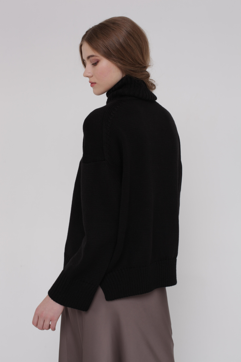 Wool sweater with a neckline (Miss Secret) PU-015