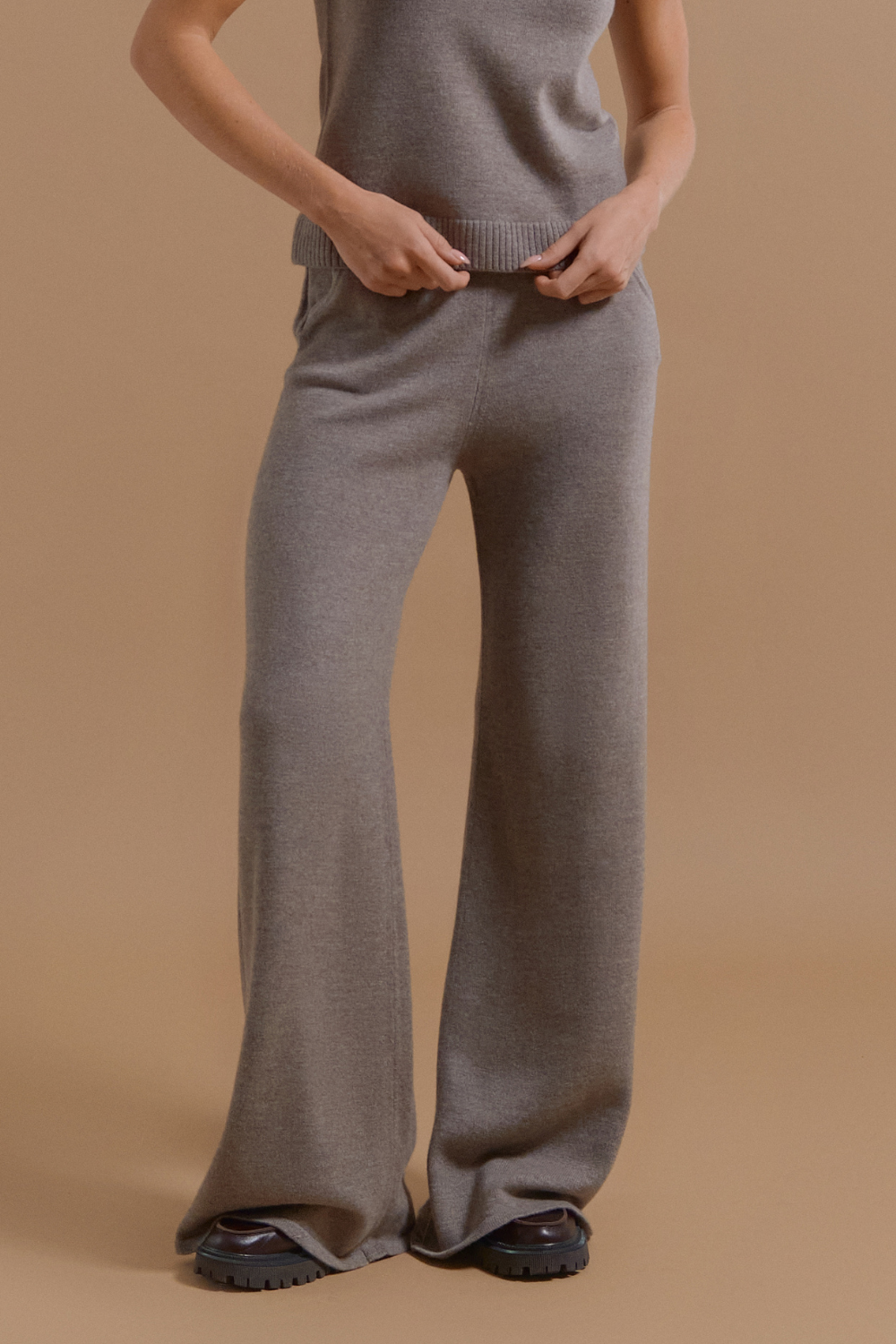 Cashmere pants, brown color (THE LAW OF LOVE) K-0013