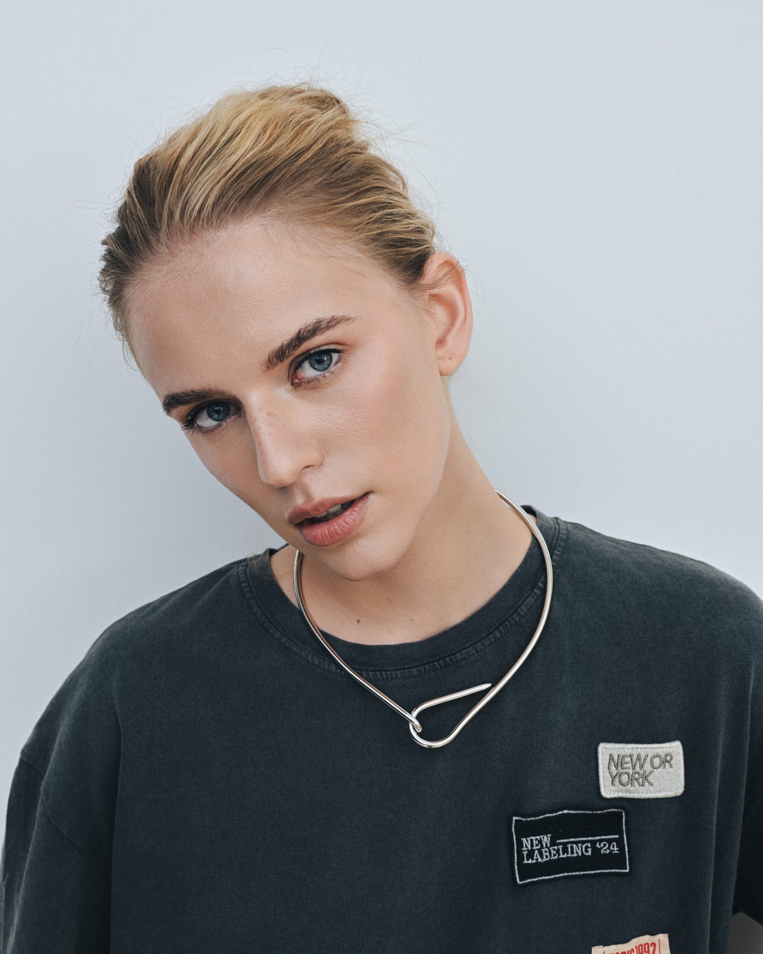 Náhrdelník "Loop" (Grains de Verre) Nloop1