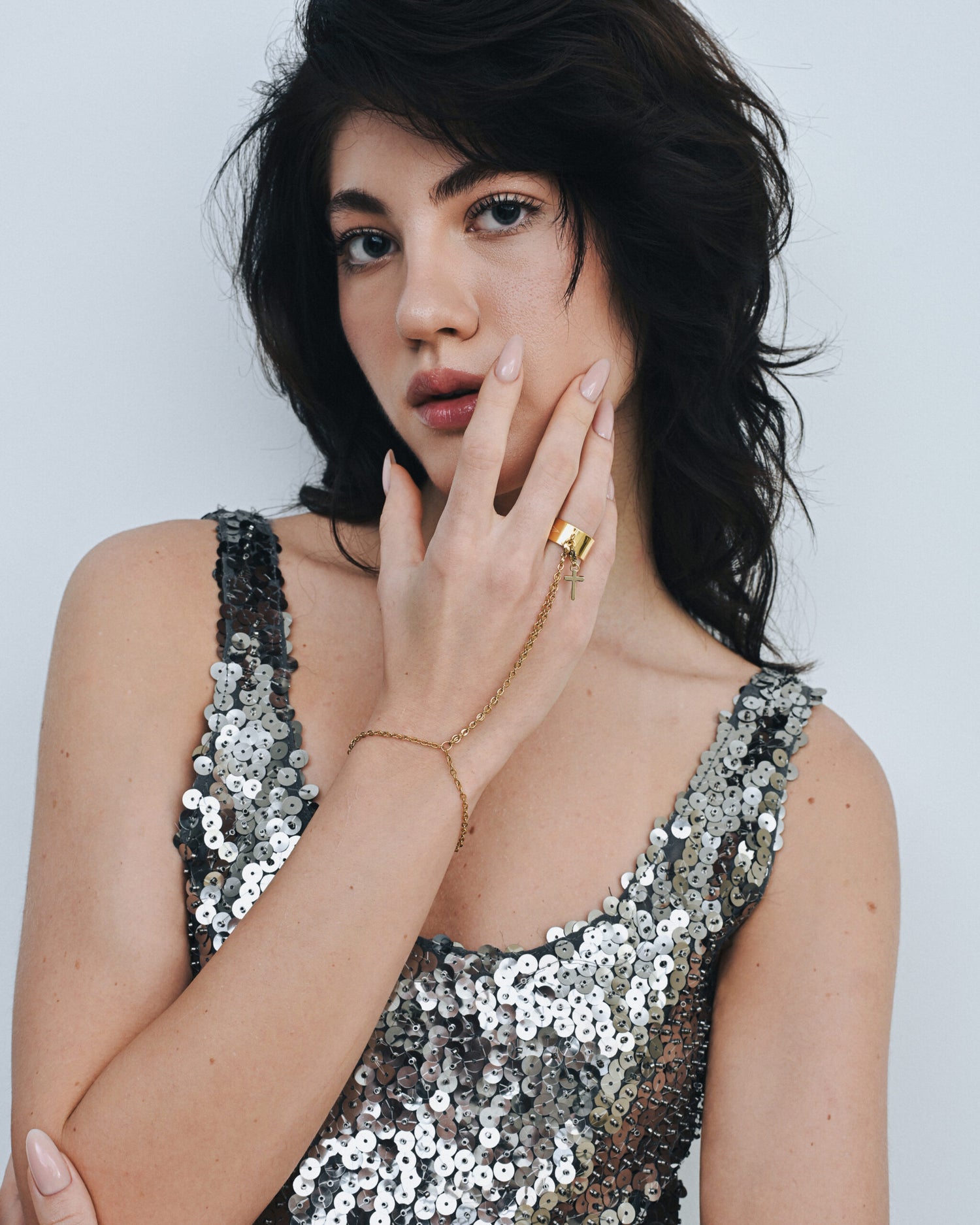 Prsten s řetízkem a přívěskem kříže zlatý (GrainsDeVerre) RCC2