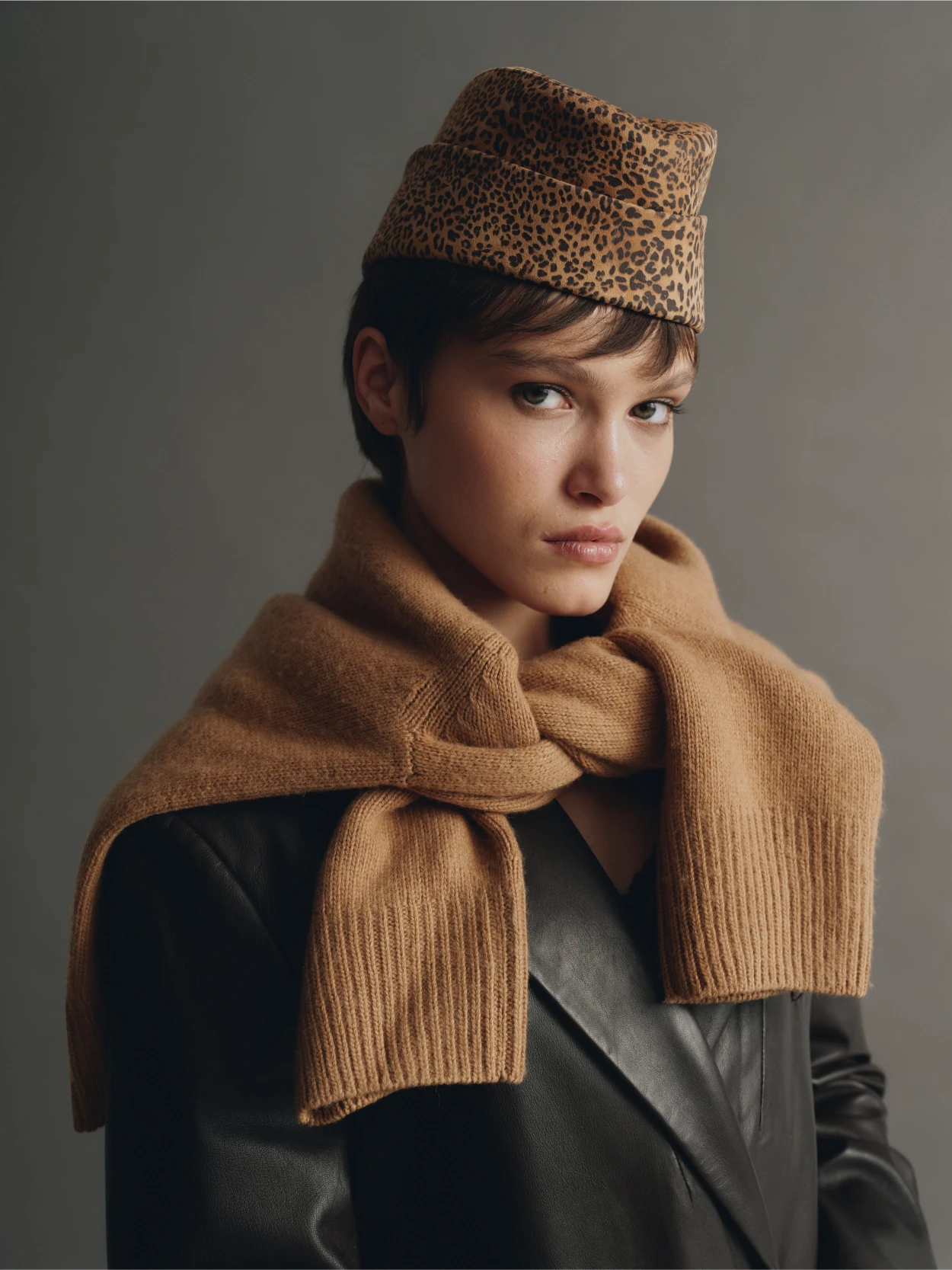 Pilotní klobouk LEO (Hoops)