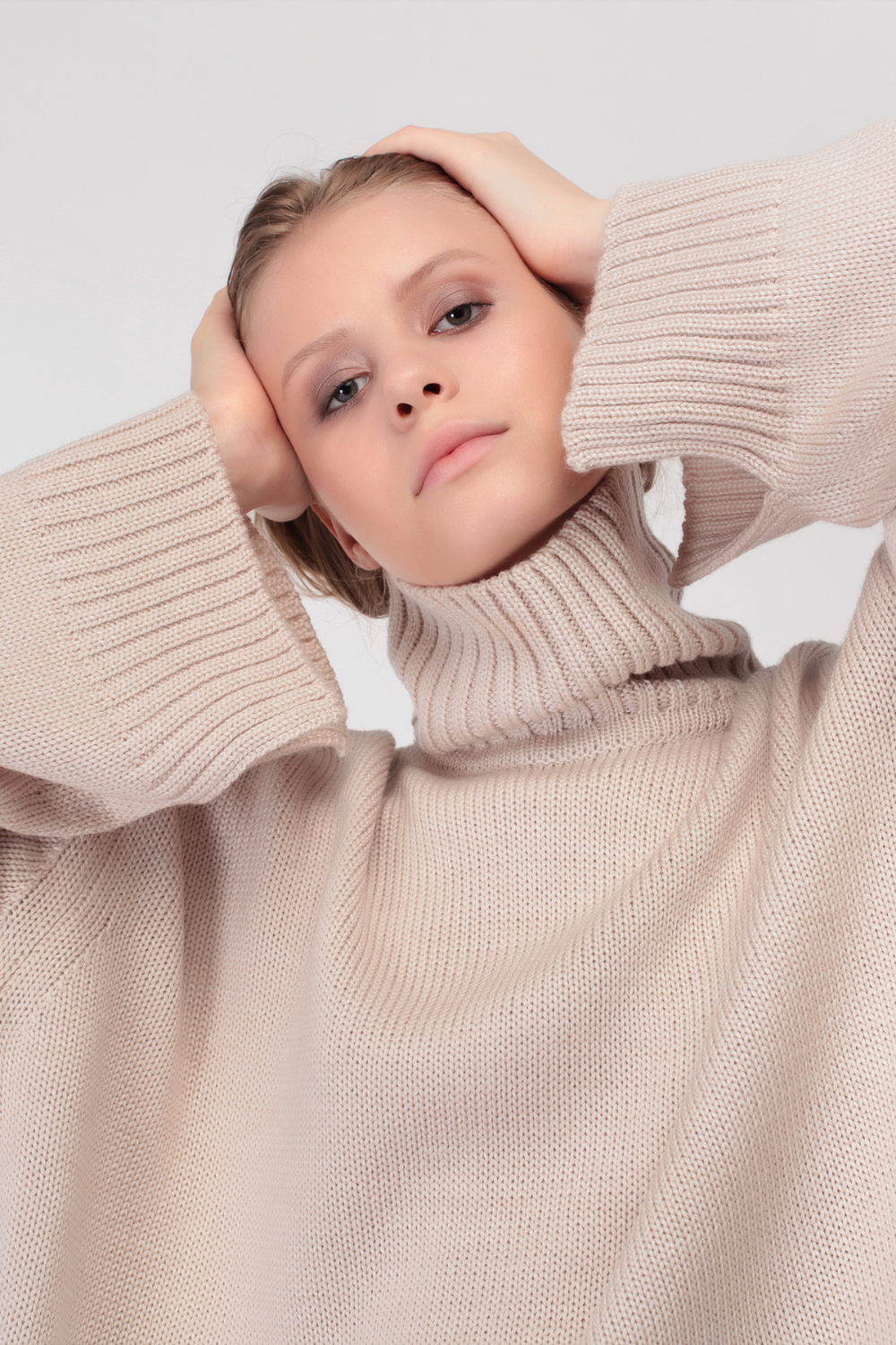 Volumetric sweater with neckline and cuts (Miss Secret) PU-015-beige