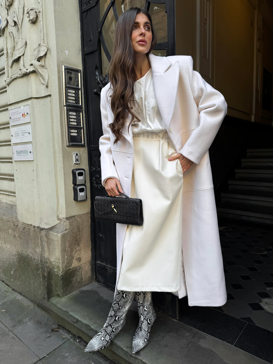 Midi sukně z umělé kůže (Total White) , FW2506