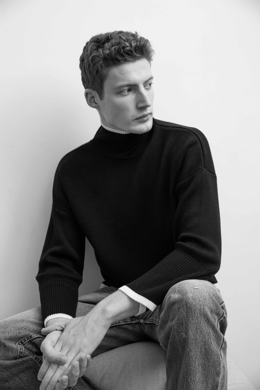 Svetr bezešvý černý golfový (0202) knit_111