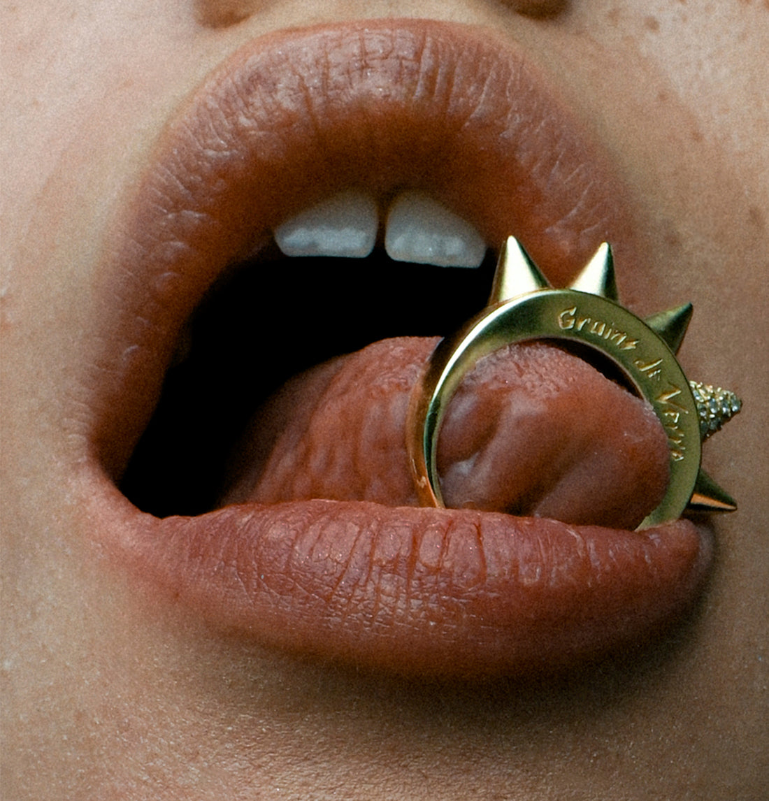 PRSTEN "THE THORN" ZLATÝ, (Grains de Verre) RLR925.2